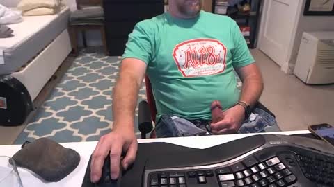 Snapshot of chesbayboy chatting on October 9, 2025, 4:05 pm chesbayboy online show from October 9, 2025, 4:05 pm