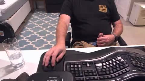 Snapshot of chesbayboy chatting on October 12, 2025, 4:44 am chesbayboy online show from October 12, 2025, 4:44 am