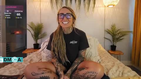 Chevi Blue online show from September 25, 2025, 3:05 pm