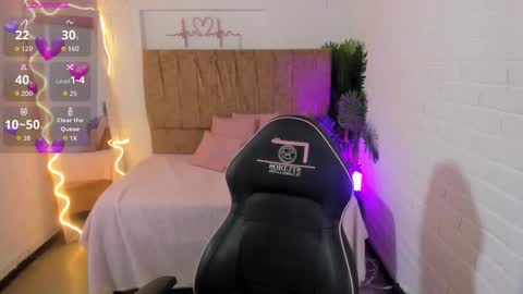 Chiara  online show from September 26, 2025, 7:18 pm