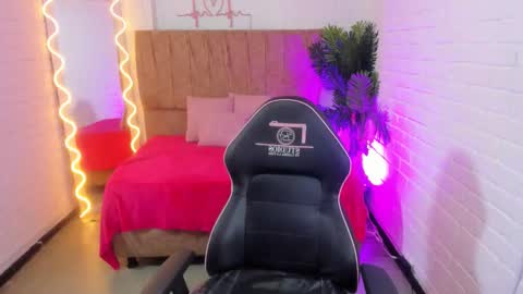 Chiara  online show from October 14, 2025, 7:14 pm