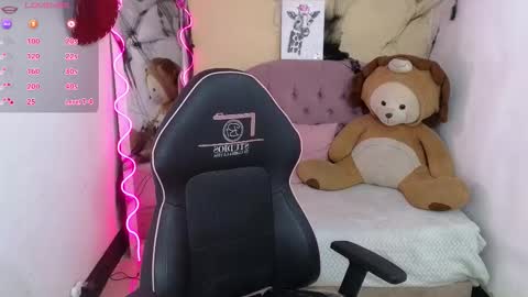 Chiara  online show from October 28, 2025, 2:59 am