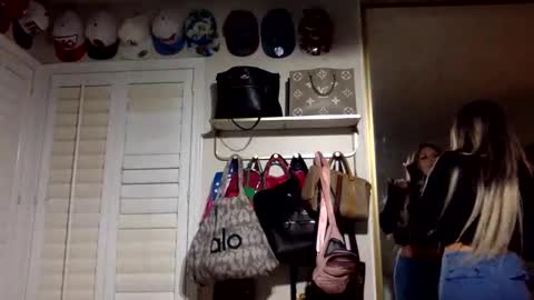 Snapshot of chicagobabe312 chatting on November 27, 2025, 3:30 am chicagobabe312 online show from November 27, 2025, 3:30 am