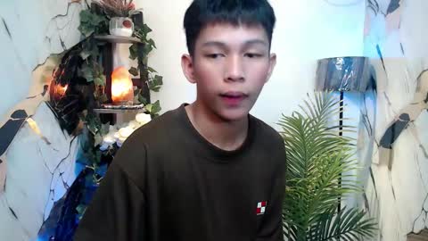 chick_renz online show from October 5, 2025, 5:22 pm