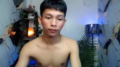 chick_renz online show from October 6, 2025, 7:55 pm