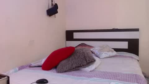  Valentina  online show from February 3, 2025, 10:11 pm