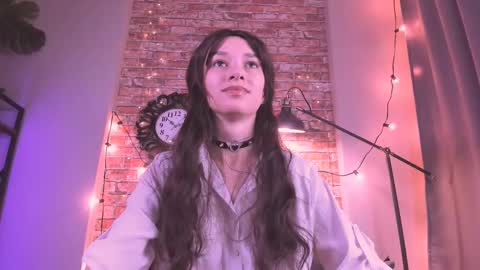 Vivian online show from November 7, 2025, 12:16 pm