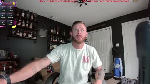 Chillinthemosttt online show from October 28, 2025, 3:25 pm