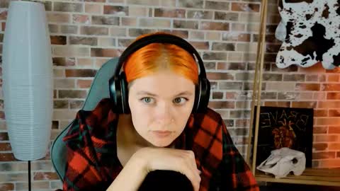 Bella online show from September 18, 2025, 5:42 am