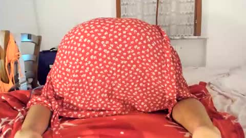 yoursensualparadise online show from September 12, 2025, 12:22 am