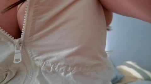 Snapshot of chillwithcamii chatting on July 17, 2026, 10:00 am yoursensualparadise online show from July 17, 2026, 10:00 am