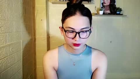 Snapshot of chinitaluxe chatting on August 4, 2026, 12:25 am Chinita online show from August 4, 2026, 12:25 am