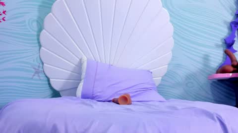 chloe_blowjob online show from February 15, 2026, 7:51 am