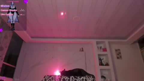 chloe_cooperr online show from April 3, 2026, 11:36 pm