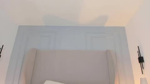 Chloe online show from April 19, 2026, 6:10 pm