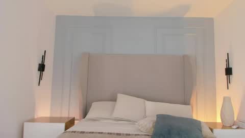 Chloe online show from April 20, 2026, 12:30 pm