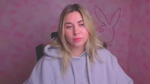 Chloe online show from November 27, 2025, 12:29 pm