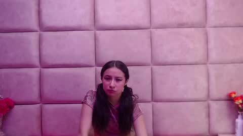 Chloe online show from November 2, 2025, 1:13 pm