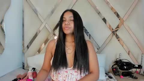 Snapshot of chloe_ht chatting on June 20, 2026, 12:30 pm Chloe online show from June 20, 2026, 12:30 pm