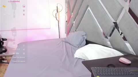 Chloe online show from October 12, 2025, 6:40 pm