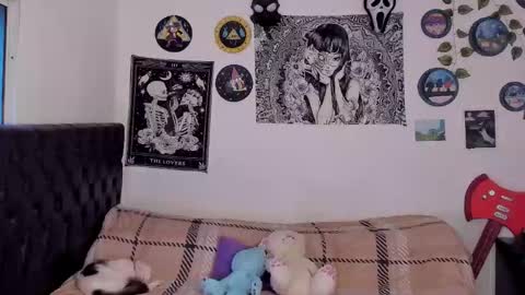 chloe_kisses online show from September 9, 2025, 11:10 am