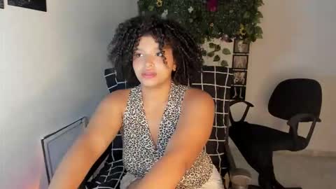 chloe_kisses online show from October 23, 2025, 11:42 am