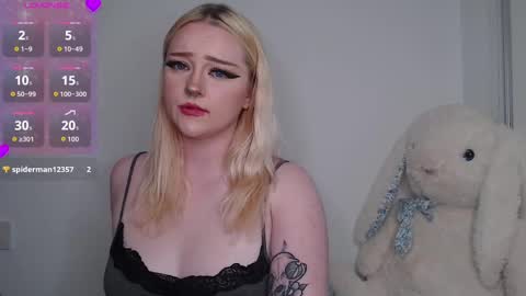 Chloe Levine online show from September 17, 2025, 3:19 am