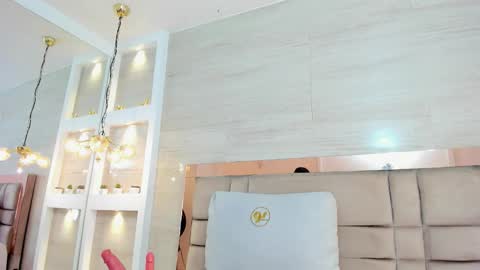  CHLOE  online show from March 2, 2026, 11:39 am