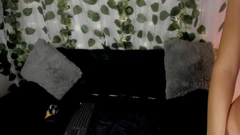 Snapshot of chloe_petite2 chatting on May 5, 2026, 12:13 pm Chloe online show from May 5, 2026, 12:13 pm