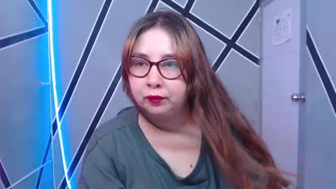 chloe_prg online show from January 2, 2025, 12:24 pm