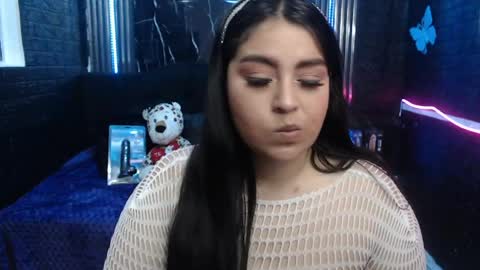 chloe_smith5 online show from June 4, 2026, 2:23 pm
