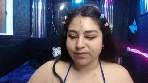 chloe_smith5 online show from June 6, 2026, 1:27 pm