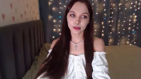 Chloe online show from February 13, 2026, 2:35 pm