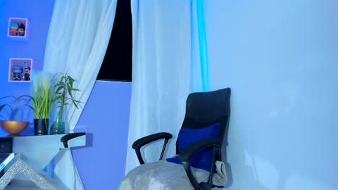 Chloe Miller  online show from January 15, 2025, 3:33 am