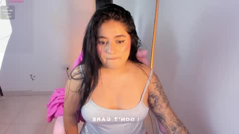chloe_t2 online show from June 5, 2026, 1:23 am