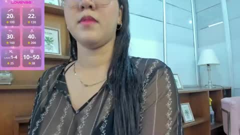 Snapshot of chloe_thomsoon chatting on June 6, 2026, 8:02 pm chloe_thomsoon online show from June 6, 2026, 8:02 pm