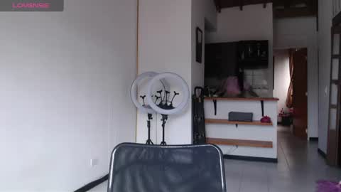 Snapshot of chloe_vahos chatting on July 10, 2026, 6:43 pm Chloe online show from July 10, 2026, 6:43 pm
