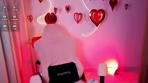 Chloe online show from February 13, 2026, 3:19 pm