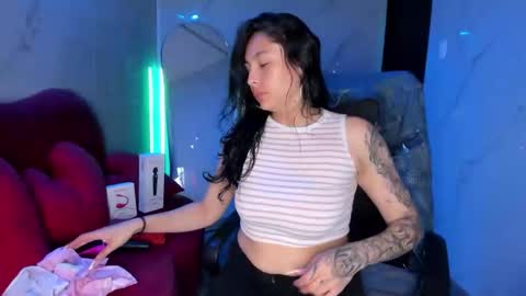 ChloeeThompson online show from September 21, 2025, 3:19 am