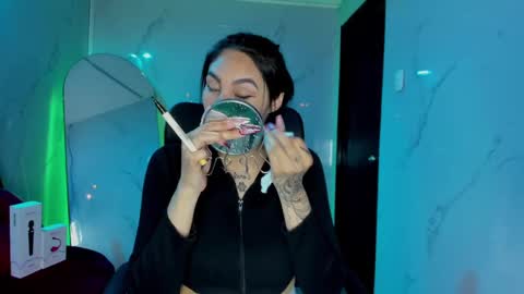 ChloeeThompson online show from September 25, 2025, 3:43 am