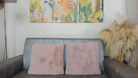 Chloee online show from September 15, 2025, 12:49 pm