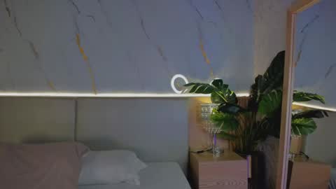 Chloee online show from October 10, 2025, 11:42 am