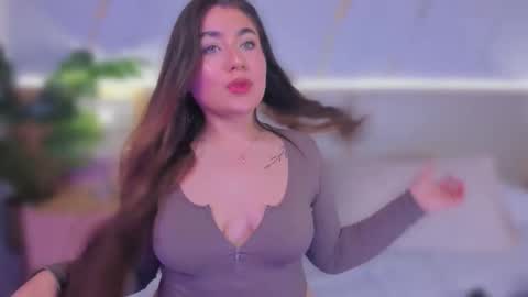 Chloee online show from October 31, 2025, 12:50 pm