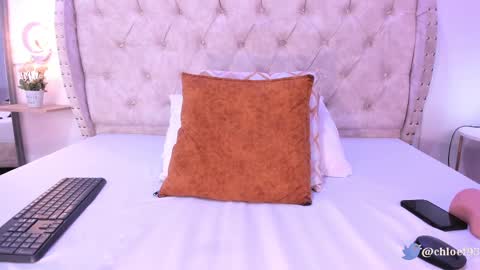 chloeferreira online show from February 13, 2025, 5:37 am