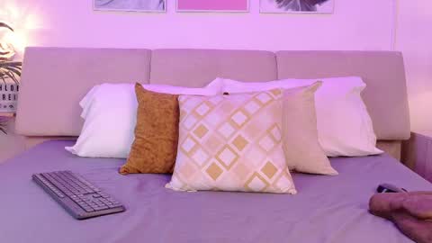 chloeferreira online show from March 28, 2026, 2:44 am