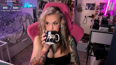 ChloeKohaku online show from April 21, 2026, 3:24 am