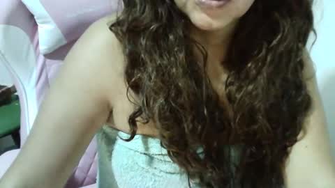 chochohot45 online show from February 11, 2025, 8:37 am