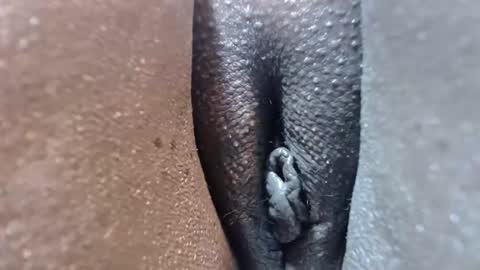 chocolatabig online show from November 26, 2025, 8:04 am