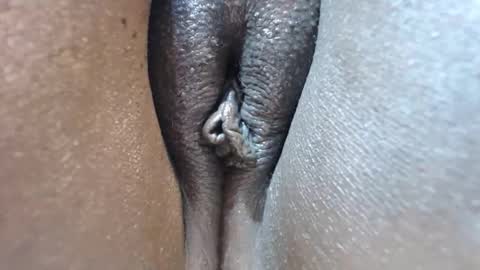 chocolatabig online show from December 2, 2025, 3:56 am