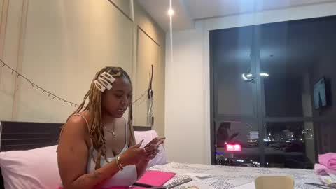 ChocolateCakeQueen online show from January 16, 2025, 1:58 am